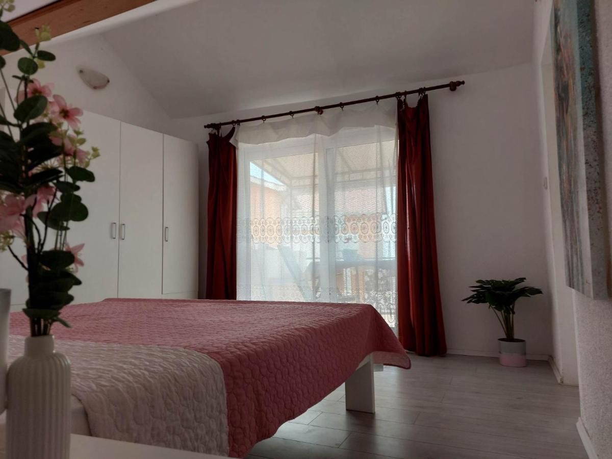Apartmani Mare Шибеник Экстерьер фото